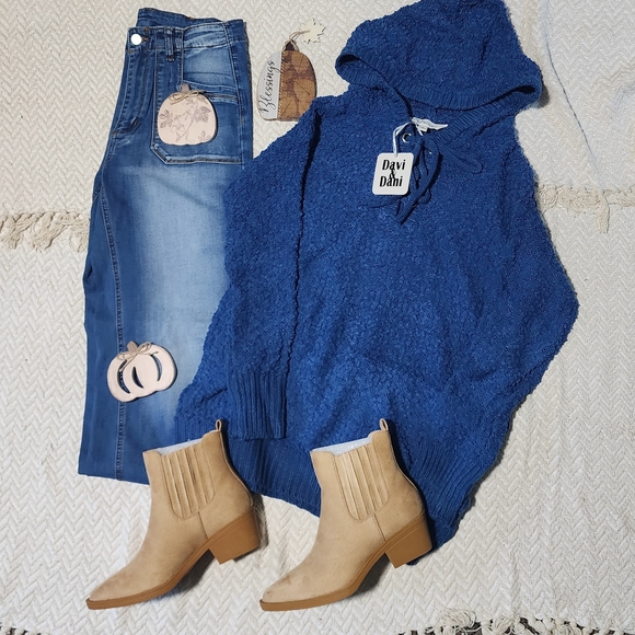 Davi & Dani Blue Hooded Sweatshirt - Picture 1 of 3